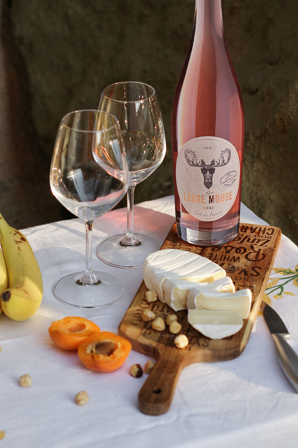 Sud de France Rose Wine with cheese